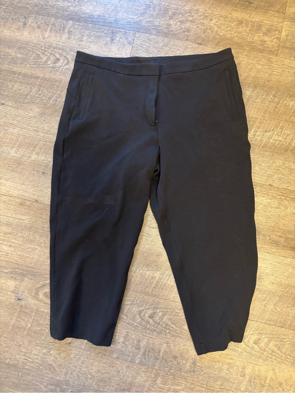Lululemon Black Cropped Ponte Knit Pants- Capri